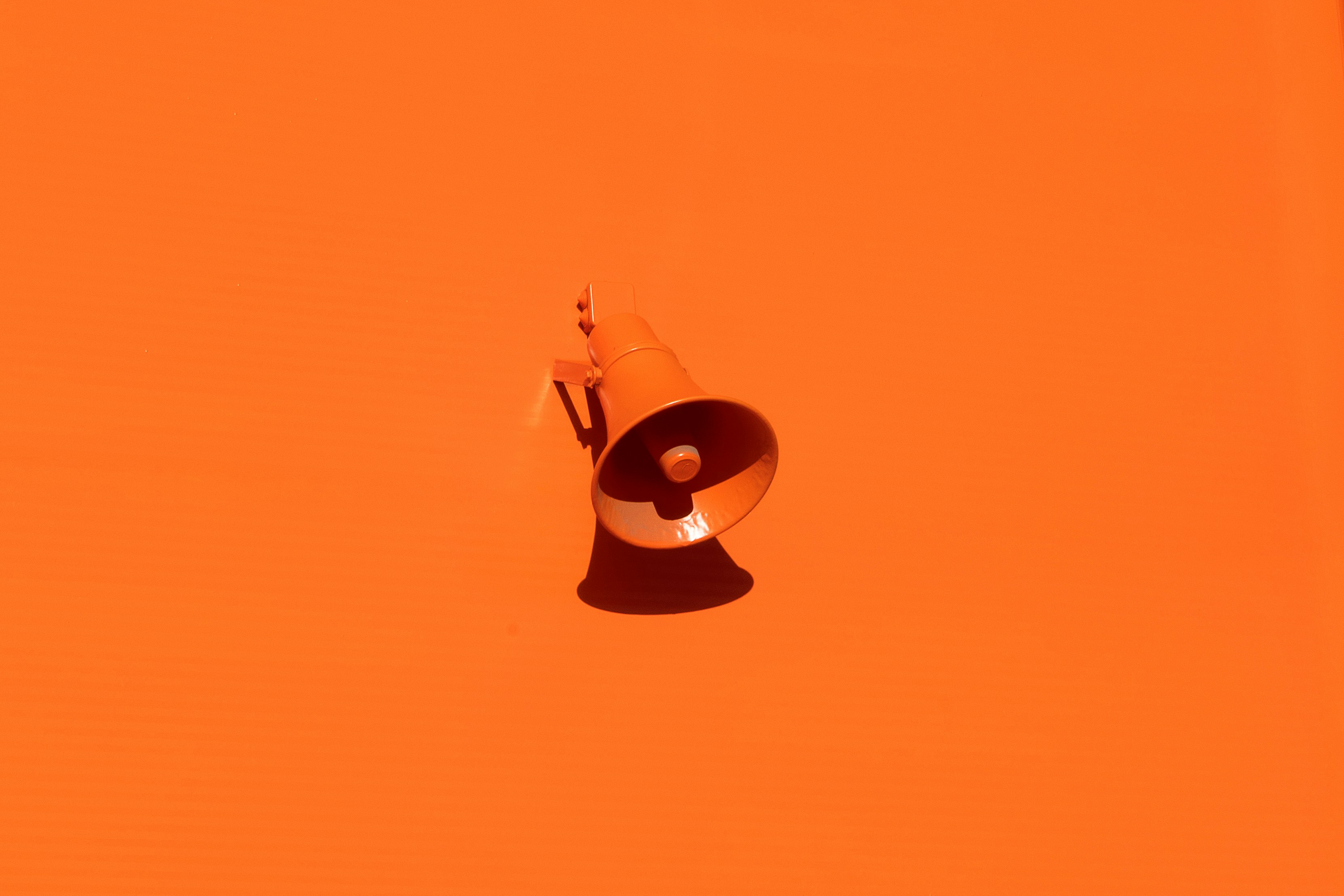 Megafone laranja de campanha de Black Friday