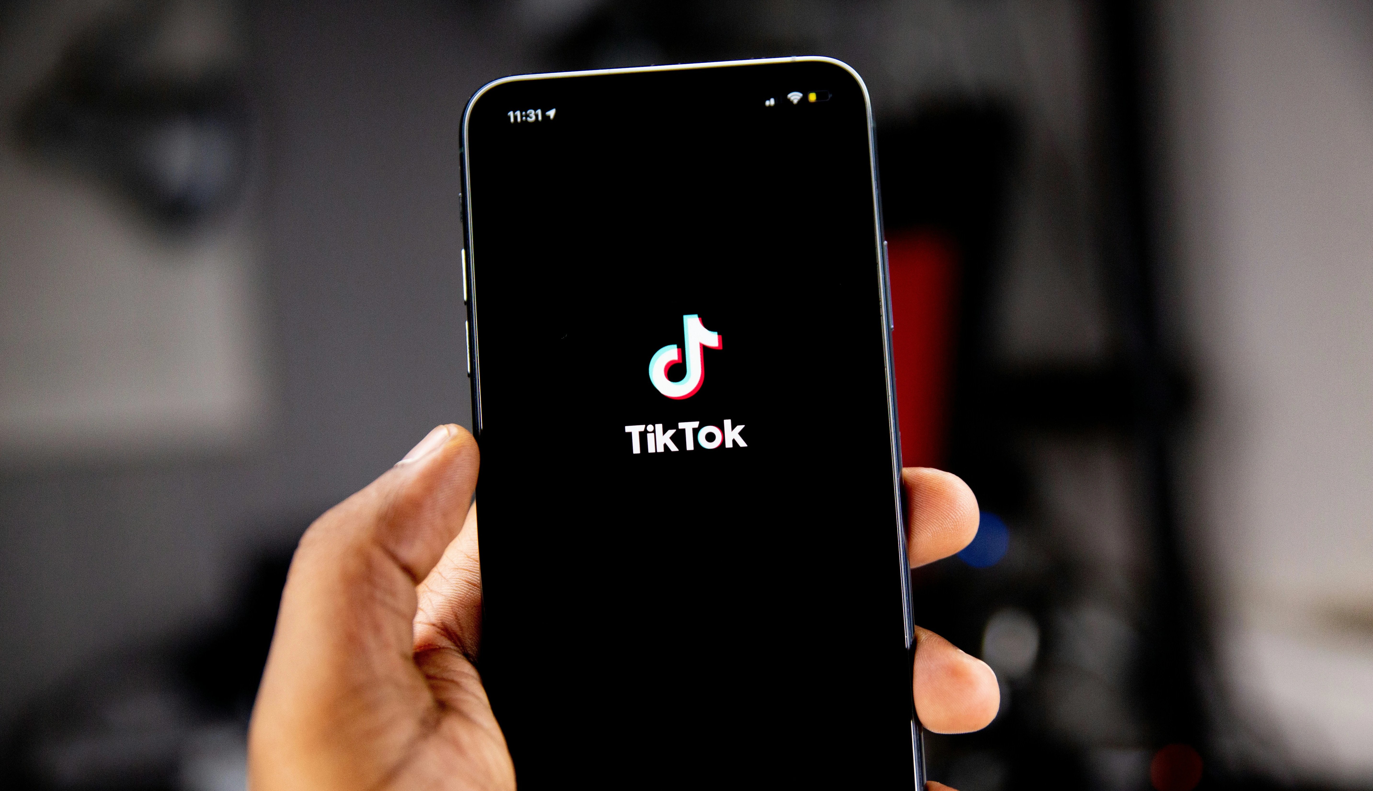 Tela inicial do TikTok no celular