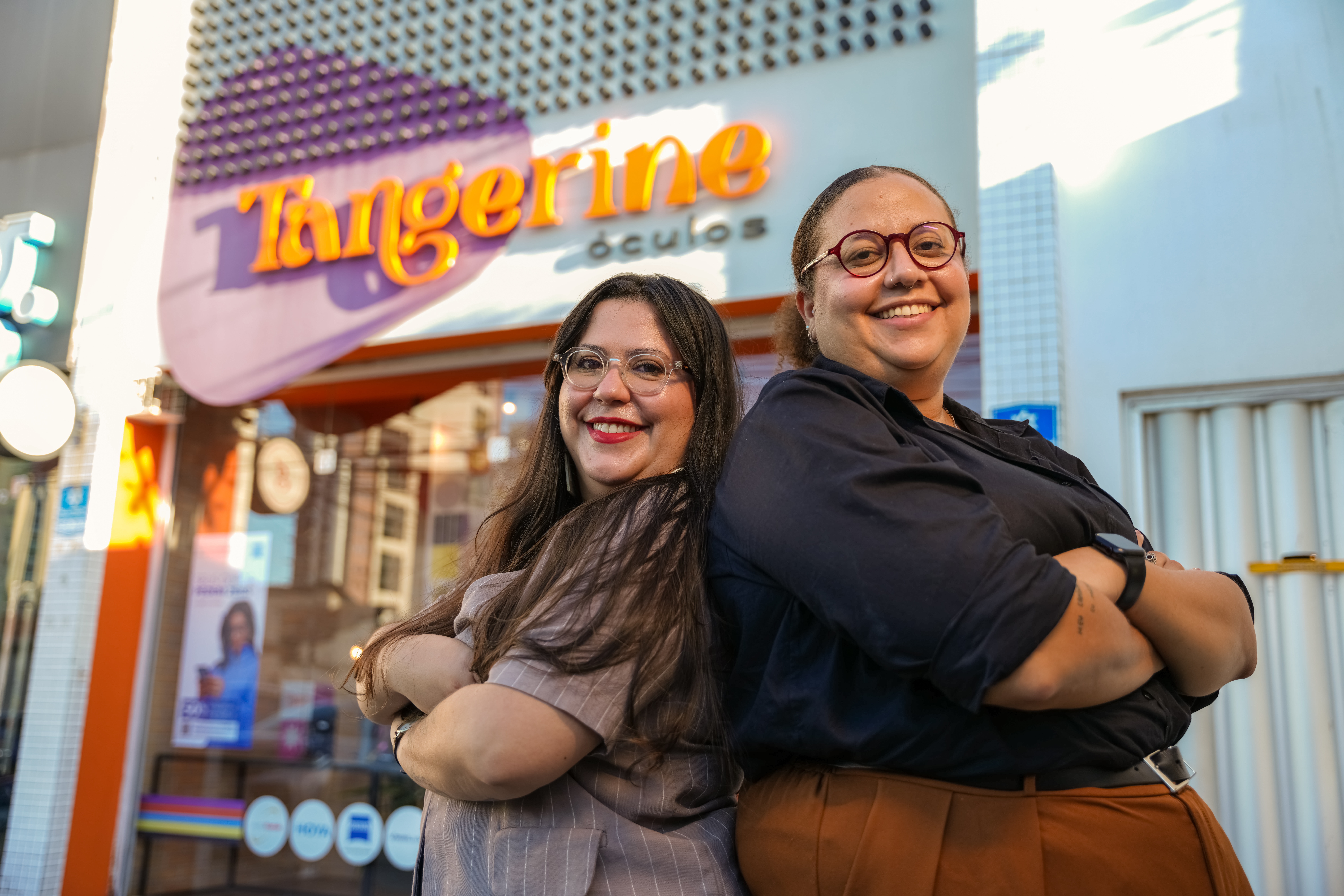 Empreendedoras na frente da Tangerine Óculos